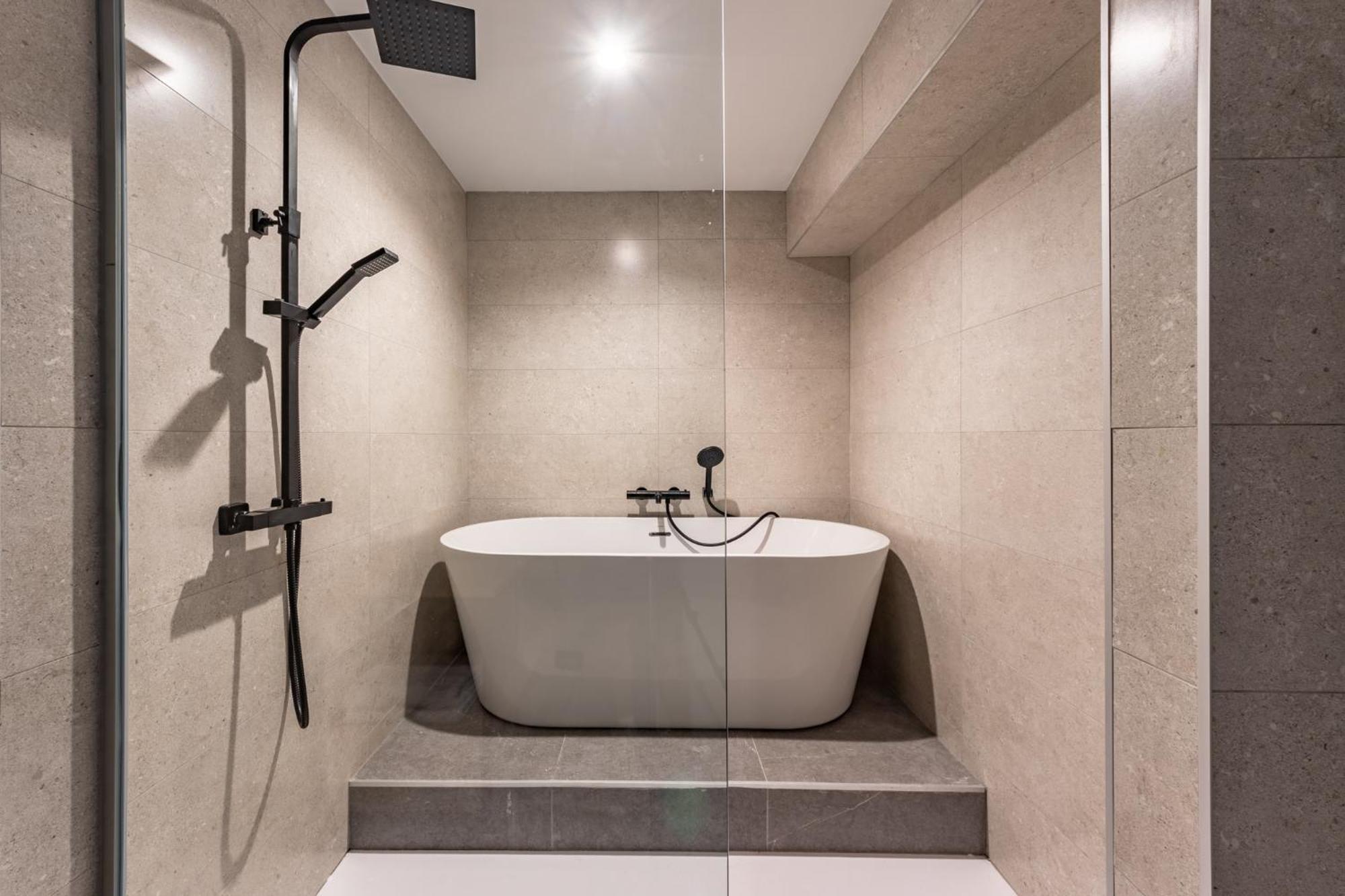 Arenal Suites Bilbao Exterior photo